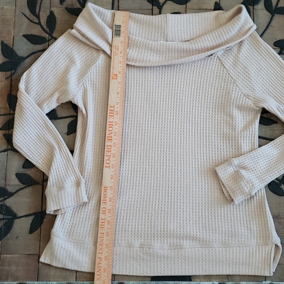 Cherish Waffle Knit Off the Shoulder Top EUC Large neutral cream ivory tan - Picture 7 of 8